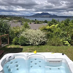 Beauty By The Bay - Taupo